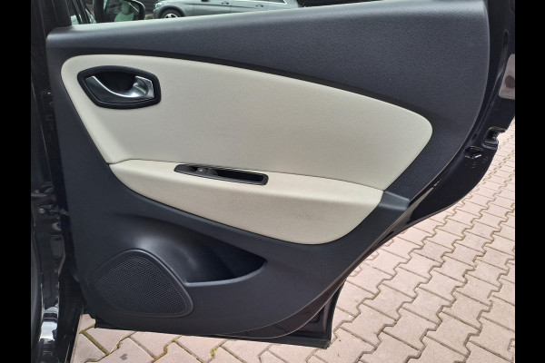 Renault Captur 1.2 TCe Initiale Paris | Automaat | Trekhaak | Stoelverwarming | Twotone | Leder |