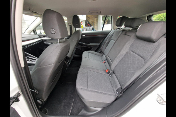 Volkswagen GOLF Variant 1.0 eTSI Life|Digi-dash|110PK|DSG|Automaat|Adaptiefcruise|Carplay|