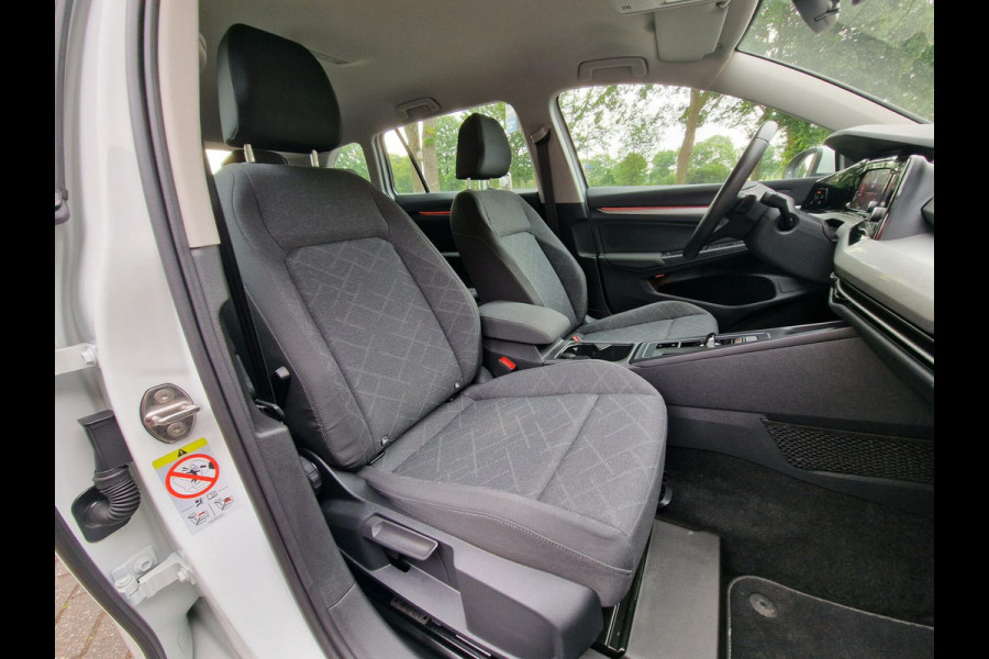 Volkswagen GOLF Variant 1.0 eTSI Life|Digi-dash|110PK|DSG|Automaat|Adaptiefcruise|Carplay|
