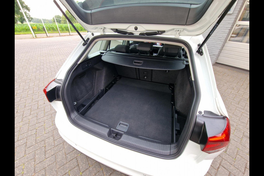 Volkswagen GOLF Variant 1.0 eTSI Life|Digi-dash|110PK|DSG|Automaat|Adaptiefcruise|Carplay|
