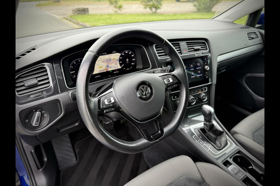 Volkswagen Golf 1.0 TSI R-Line DSG Virtual cockpit|Stoelverwarming|Apple Carplay|PDC|LED