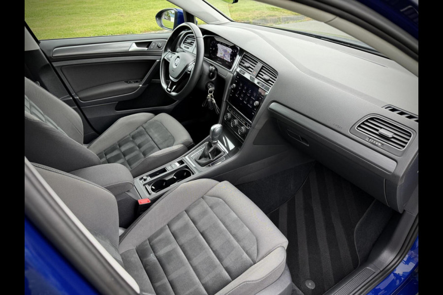 Volkswagen Golf 1.0 TSI R-Line DSG Virtual cockpit|Stoelverwarming|Apple Carplay|PDC|LED