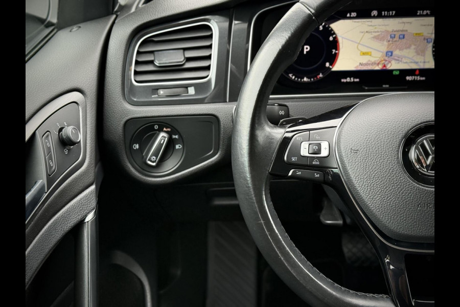Volkswagen Golf 1.0 TSI R-Line DSG Virtual cockpit|Stoelverwarming|Apple Carplay|PDC|LED