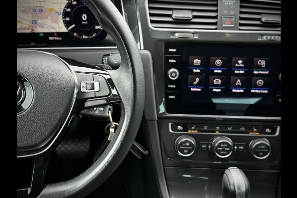 Volkswagen Golf 1.0 TSI R-Line DSG Virtual cockpit|Stoelverwarming|Apple Carplay|PDC|LED