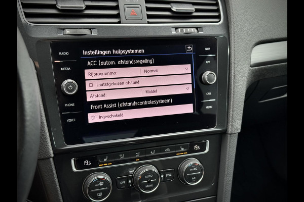 Volkswagen Golf 1.0 TSI R-Line DSG Virtual cockpit|Stoelverwarming|Apple Carplay|PDC|LED