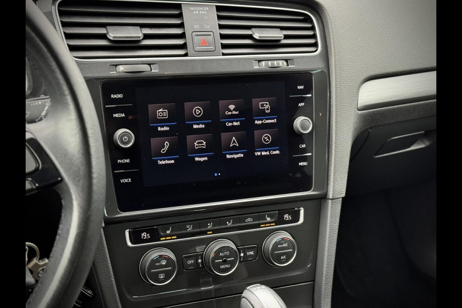 Volkswagen Golf 1.0 TSI R-Line DSG Virtual cockpit|Stoelverwarming|Apple Carplay|PDC|LED