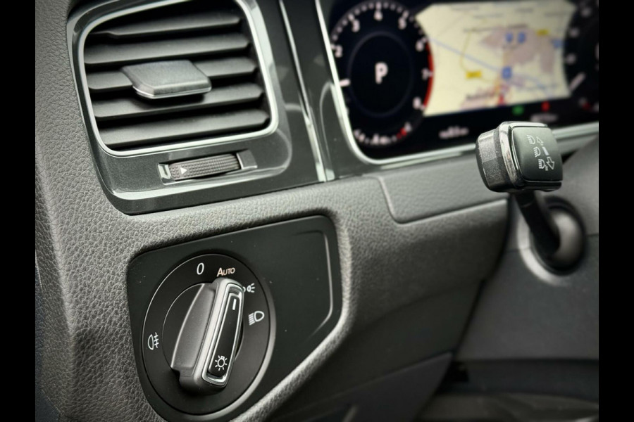 Volkswagen Golf 1.0 TSI R-Line DSG Virtual cockpit|Stoelverwarming|Apple Carplay|PDC|LED