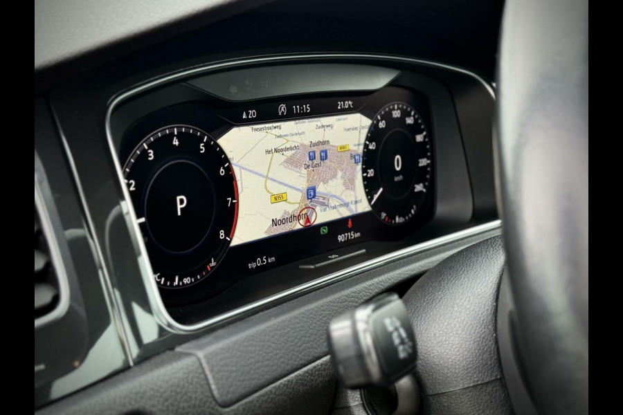 Volkswagen Golf 1.0 TSI R-Line DSG Virtual cockpit|Stoelverwarming|Apple Carplay|PDC|LED