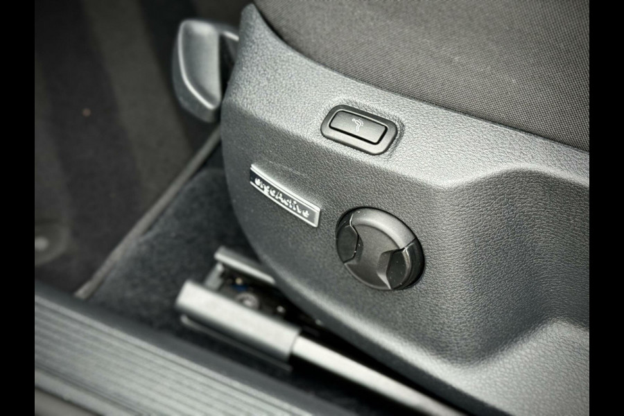 Volkswagen Golf 1.0 TSI R-Line DSG Virtual cockpit|Stoelverwarming|Apple Carplay|PDC|LED