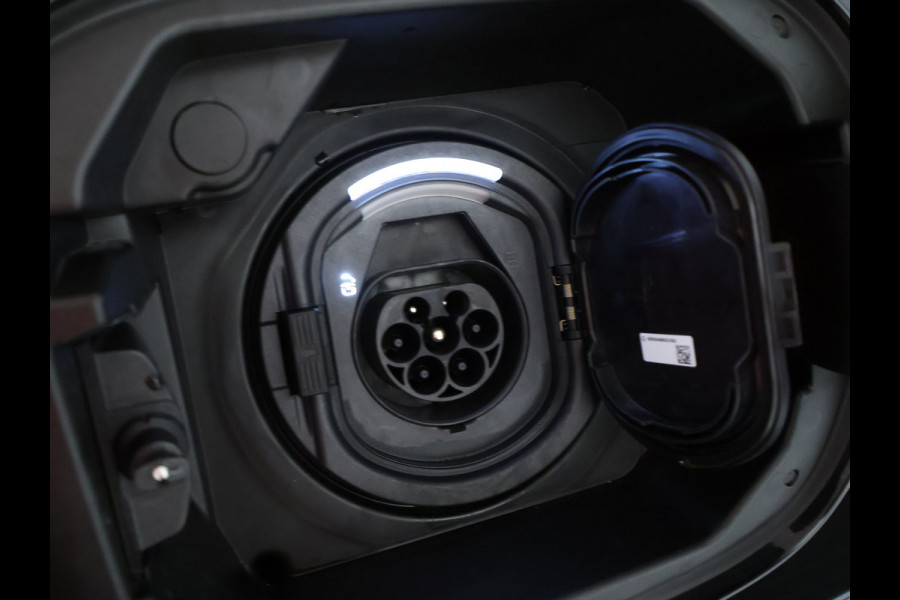 Mercedes-Benz GLA 250 e AMG Face Lift Plug-In Hybride | AMG Line Advanced Plus | 20 Inch AMG Velgen | Stuur en Stoelverwarming | Inclusief 24 maanden Mercedes-Benz Certified garantie voor Europa.