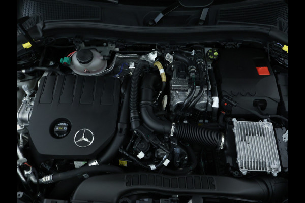 Mercedes-Benz GLA 250 e AMG Face Lift Plug-In Hybride | AMG Line Advanced Plus | 20 Inch AMG Velgen | Stuur en Stoelverwarming | Inclusief 24 maanden Mercedes-Benz Certified garantie voor Europa.