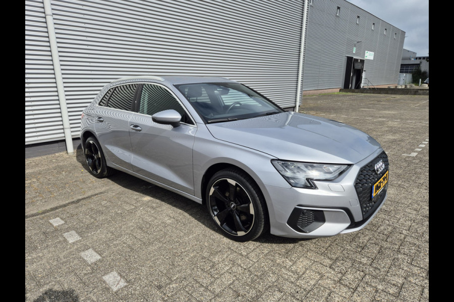 Audi A3 Sportback 40 TFSI e Business edition Automaat,virtueel dashbord, airco,cruise,navigatie,stoelverwarming,parkeersensoren,