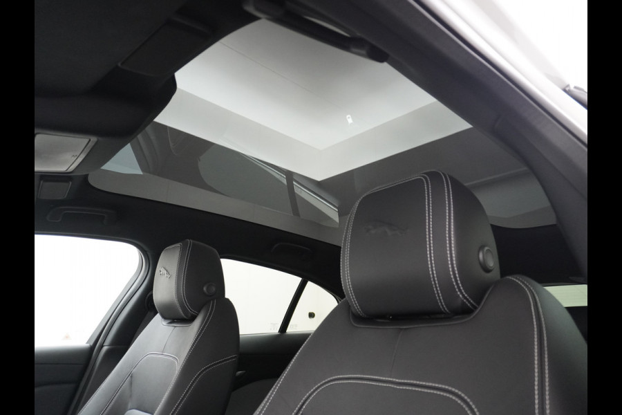 Jaguar I-PACE EV400 PK HSE Luchtvering Pano-Dak Matrix LED € 101K-nieuw! Lmv 22" Stoel- Leer+Elektr+Geheugen Apple Carplay Camera DAB Voicecom Meridian™ Surround 825Watt Dual-Ecc achter ! Driver-Assistance-Pack AEB DodehoekDetector ASR Hill-Hold Roll-Stability Control Verkeersborddetectie vermoeidheidsherkenning UitparkeerWaarsch. Orig. NLse auto 4,8sec 0-100 11KW laden thuis ! Snelladen tot 104kw DC 696Nm koppel ! 90kwh accu  Slechts 20.500 km.