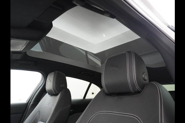 Jaguar I-PACE EV400 PK HSE Luchtvering Pano-Dak Matrix LED € 101K-nieuw! Lmv 22" Stoel- Leer+Elektr+Geheugen Apple Carplay Camera DAB Voicecom Meridian™ Surround 825Watt Dual-Ecc achter ! Driver-Assistance-Pack AEB DodehoekDetector ASR Hill-Hold Roll-Stability Control Verkeersborddetectie vermoeidheidsherkenning UitparkeerWaarsch. Orig. NLse auto 4,8sec 0-100 11KW laden thuis ! Snelladen tot 104kw DC 696Nm koppel ! 90kwh accu  Slechts 20.500 km.
