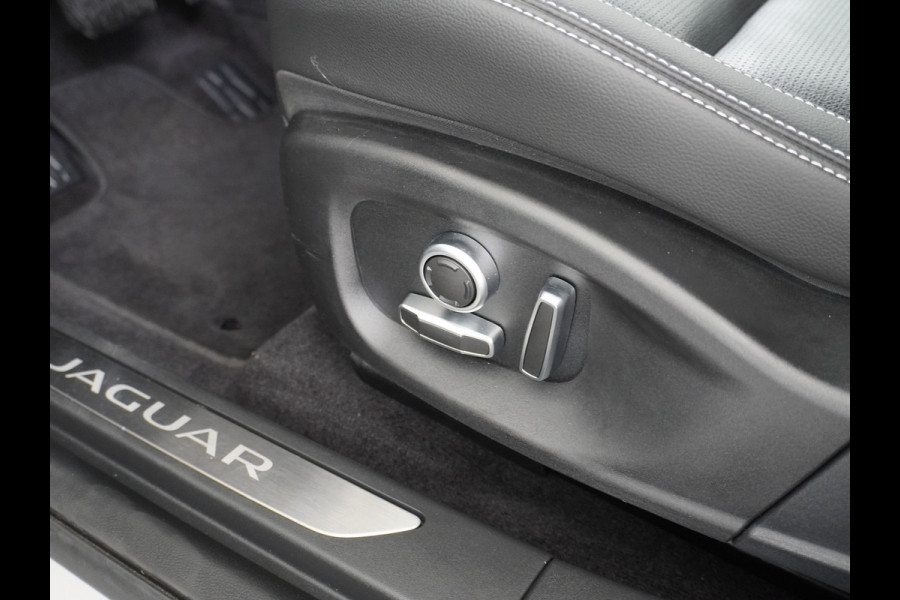 Jaguar I-PACE EV400 PK HSE Luchtvering Pano-Dak Matrix LED € 101K-nieuw! Lmv 22" Stoel- Leer+Elektr+Geheugen Apple Carplay Camera DAB Voicecom Meridian™ Surround 825Watt Dual-Ecc achter ! Driver-Assistance-Pack AEB DodehoekDetector ASR Hill-Hold Roll-Stability Control Verkeersborddetectie vermoeidheidsherkenning UitparkeerWaarsch. Orig. NLse auto 4,8sec 0-100 11KW laden thuis ! Snelladen tot 104kw DC 696Nm koppel ! 90kwh accu  Slechts 20.500 km.