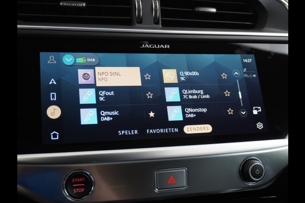 Jaguar I-PACE EV400 PK HSE Luchtvering Pano-Dak Matrix LED € 101K-nieuw! Lmv 22" Stoel- Leer+Elektr+Geheugen Apple Carplay Camera DAB Voicecom Meridian™ Surround 825Watt Dual-Ecc achter ! Driver-Assistance-Pack AEB DodehoekDetector ASR Hill-Hold Roll-Stability Control Verkeersborddetectie vermoeidheidsherkenning UitparkeerWaarsch. Orig. NLse auto 4,8sec 0-100 11KW laden thuis ! Snelladen tot 104kw DC 696Nm koppel ! 90kwh accu  Slechts 20.500 km.