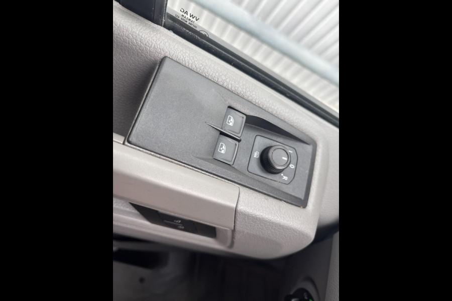 Volkswagen Crafter 35 2.0 TDI L4H3*AUTOM.*NAVI*A/C*3PERS*CARPLAY