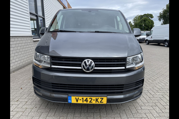 Volkswagen Transporter 2.0 TDI 150pk L2H1 Comfortline / vaste prijs rijklaar € 17.950 ex btw / lease vanaf € 302 / euro 6 diesel / bpm vrij / 20 inch wielen / trekhaak / Bott ingerichte laadruimte !