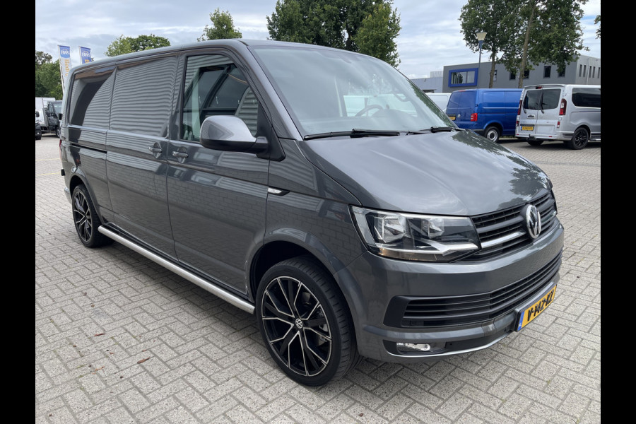 Volkswagen Transporter 2.0 TDI 150pk L2H1 Comfortline / vaste prijs rijklaar € 17.950 ex btw / lease vanaf € 302 / euro 6 diesel / bpm vrij / 20 inch wielen / trekhaak / Bott ingerichte laadruimte !