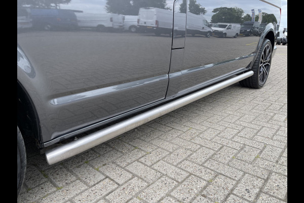 Volkswagen Transporter 2.0 TDI 150pk L2H1 Comfortline / vaste prijs rijklaar € 17.950 ex btw / lease vanaf € 302 / euro 6 diesel / bpm vrij / 20 inch wielen / trekhaak / Bott ingerichte laadruimte !