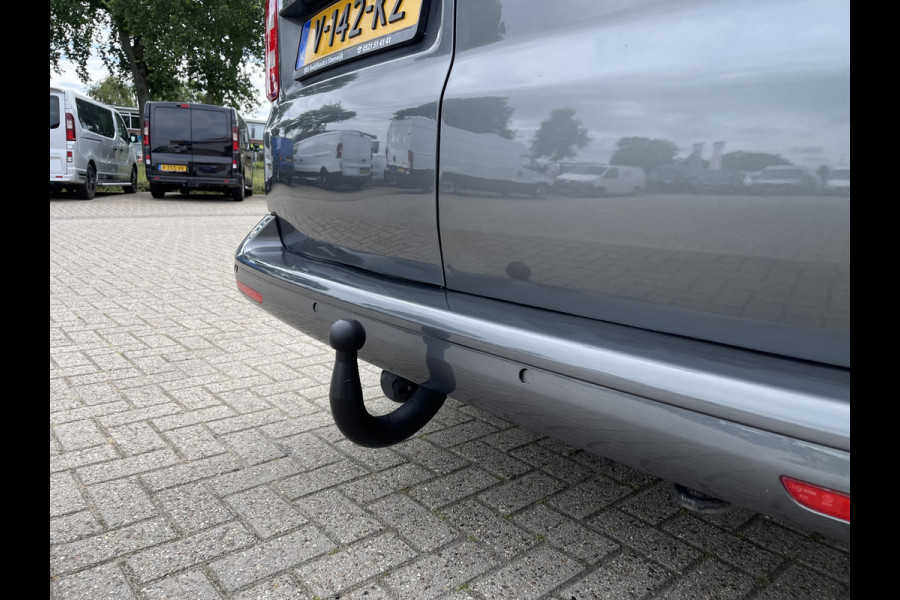 Volkswagen Transporter 2.0 TDI 150pk L2H1 Comfortline / vaste prijs rijklaar € 17.950 ex btw / lease vanaf € 302 / euro 6 diesel / bpm vrij / 20 inch wielen / trekhaak / Bott ingerichte laadruimte !