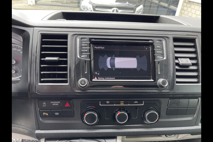 Volkswagen Transporter 2.0 TDI 150pk L2H1 Comfortline / vaste prijs rijklaar € 17.950 ex btw / lease vanaf € 302 / euro 6 diesel / bpm vrij / 20 inch wielen / trekhaak / Bott ingerichte laadruimte !