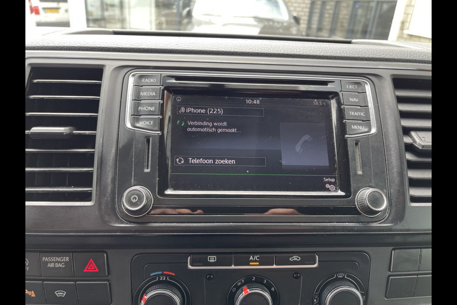 Volkswagen Transporter 2.0 TDI 150pk L2H1 Comfortline / vaste prijs rijklaar € 17.950 ex btw / lease vanaf € 302 / euro 6 diesel / bpm vrij / 20 inch wielen / trekhaak / Bott ingerichte laadruimte !