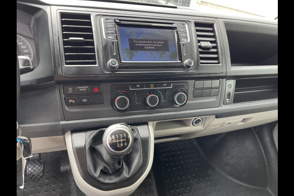 Volkswagen Transporter 2.0 TDI 150pk L2H1 Comfortline / vaste prijs rijklaar € 17.950 ex btw / lease vanaf € 302 / euro 6 diesel / bpm vrij / 20 inch wielen / trekhaak / Bott ingerichte laadruimte !
