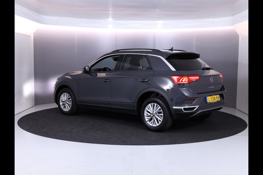 Volkswagen T-Roc 1.0 TSI Style 110 pk | Navigatie | Parkeersensoren | Adaptieve cruise control | Apple Carplay/Android Auto |