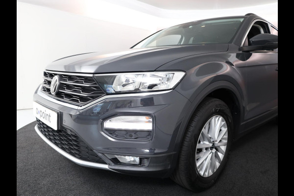 Volkswagen T-Roc 1.0 TSI Style 110 pk | Navigatie | Parkeersensoren | Adaptieve cruise control | Apple Carplay/Android Auto |
