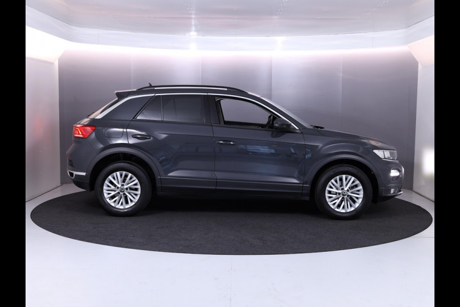 Volkswagen T-Roc 1.0 TSI Style 110 pk | Navigatie | Parkeersensoren | Adaptieve cruise control | Apple Carplay/Android Auto |
