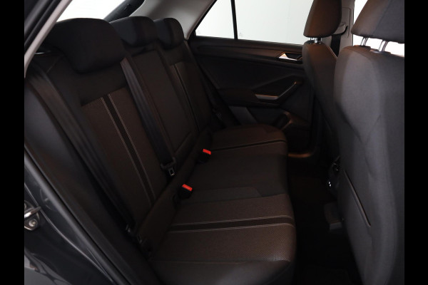 Volkswagen T-Roc 1.0 TSI Style 110 pk | Navigatie | Parkeersensoren | Adaptieve cruise control | Apple Carplay/Android Auto |