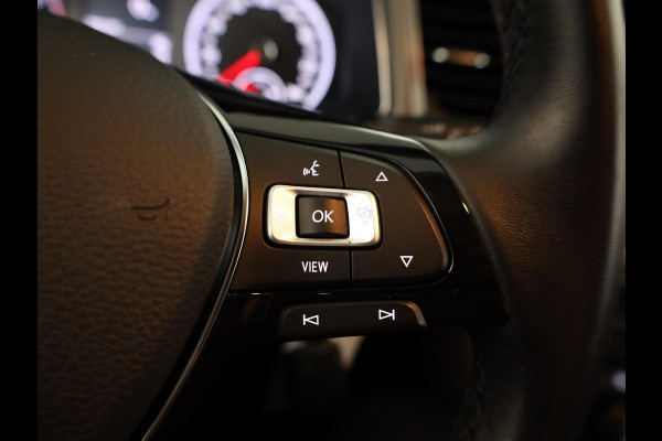 Volkswagen T-Roc 1.0 TSI Style 110 pk | Navigatie | Parkeersensoren | Adaptieve cruise control | Apple Carplay/Android Auto |