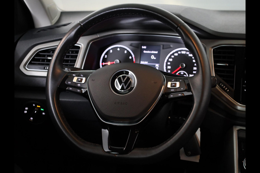 Volkswagen T-Roc 1.0 TSI Style 110 pk | Navigatie | Parkeersensoren | Adaptieve cruise control | Apple Carplay/Android Auto |