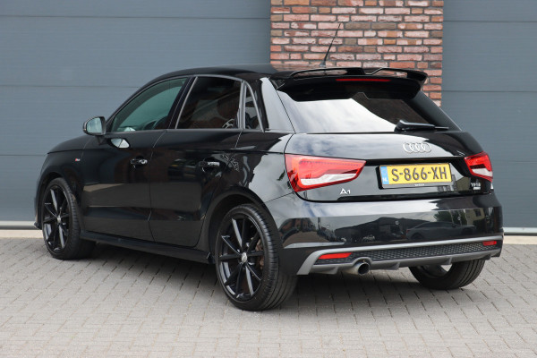 Audi A1 Sportback 1.0 TFSI Sport S line Edition | Automaat | Stoelverwarming | Privacy Glas | Bi-xenon | 18'' inch | Licht- en regensensor |