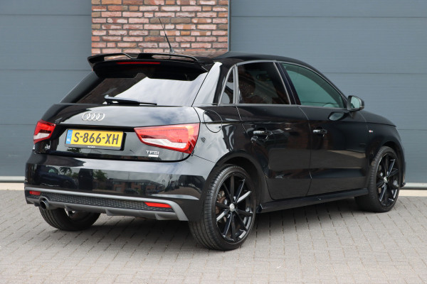 Audi A1 Sportback 1.0 TFSI Sport S line Edition | Automaat | Stoelverwarming | Privacy Glas | Bi-xenon | 18'' inch | Licht- en regensensor |