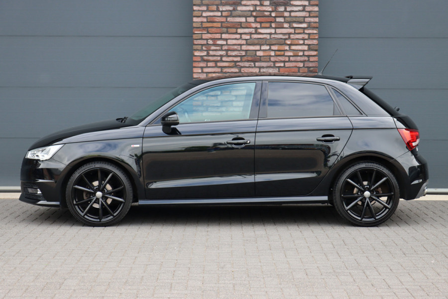 Audi A1 Sportback 1.0 TFSI Sport S line Edition | Automaat | Stoelverwarming | Privacy Glas | Bi-xenon | 18'' inch | Licht- en regensensor |
