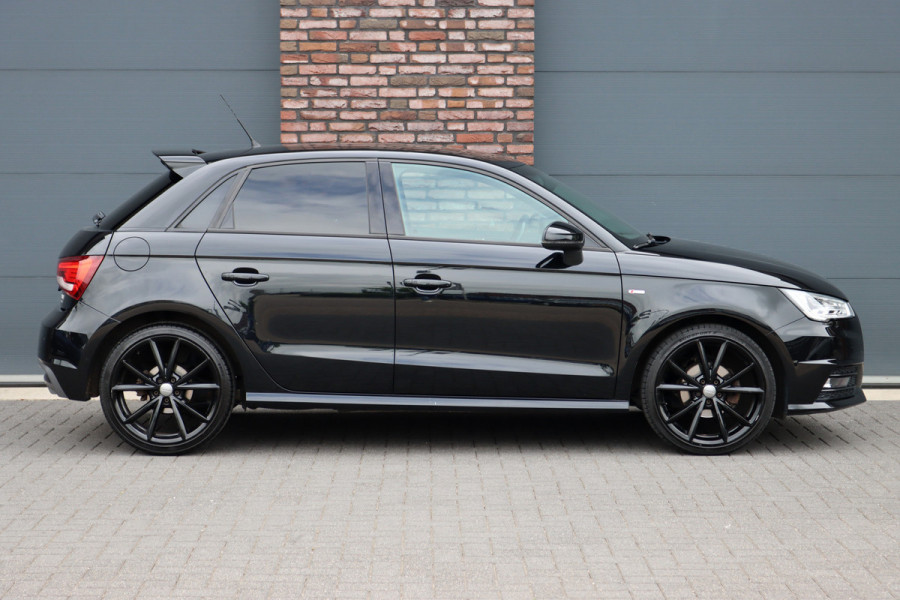 Audi A1 Sportback 1.0 TFSI Sport S line Edition | Automaat | Stoelverwarming | Privacy Glas | Bi-xenon | 18'' inch | Licht- en regensensor |