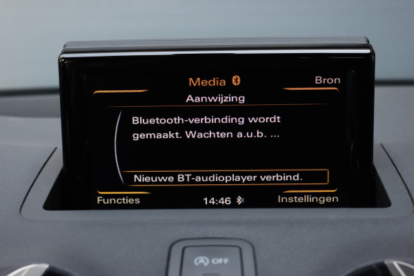 Audi A1 Sportback 1.0 TFSI Sport S line Edition | Automaat | Stoelverwarming | Privacy Glas | Bi-xenon | 18'' inch | Licht- en regensensor |