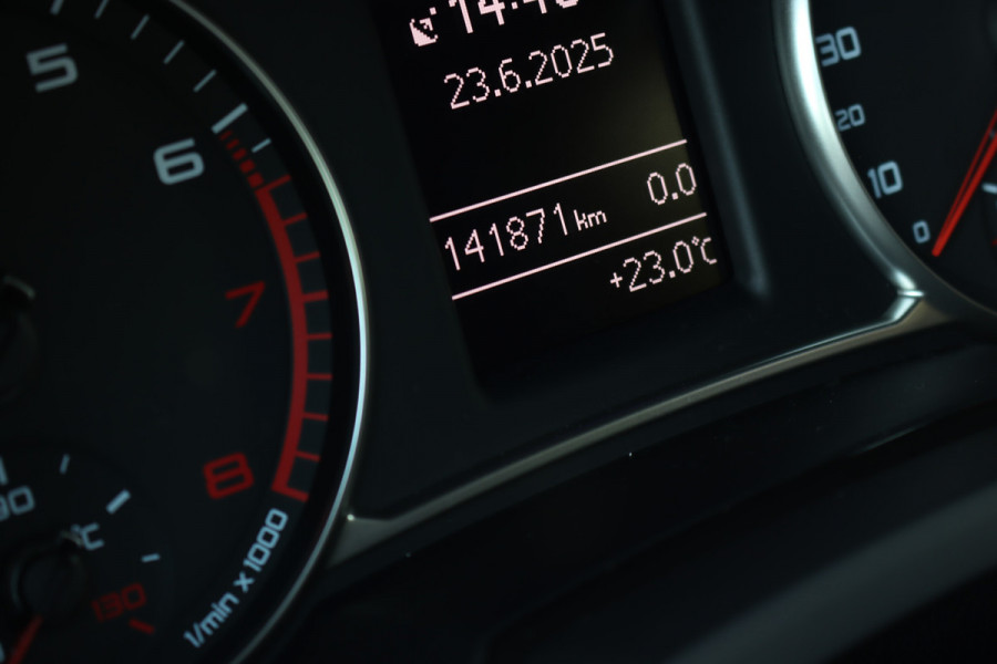 Audi A1 Sportback 1.0 TFSI Sport S line Edition | Automaat | Stoelverwarming | Privacy Glas | Bi-xenon | 18'' inch | Licht- en regensensor |