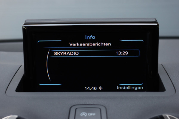 Audi A1 Sportback 1.0 TFSI Sport S line Edition | Automaat | Stoelverwarming | Privacy Glas | Bi-xenon | 18'' inch | Licht- en regensensor |