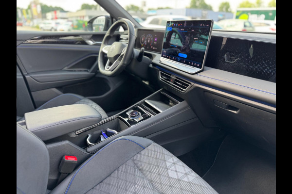 Volkswagen Tiguan 1.5 eTSI R-Line HeadUp Black pakket Pano H&K Trekhaak