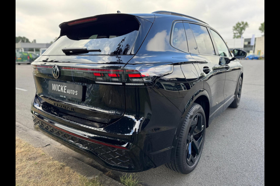 Volkswagen Tiguan 1.5 eTSI R-Line HeadUp Black pakket Pano H&K Trekhaak