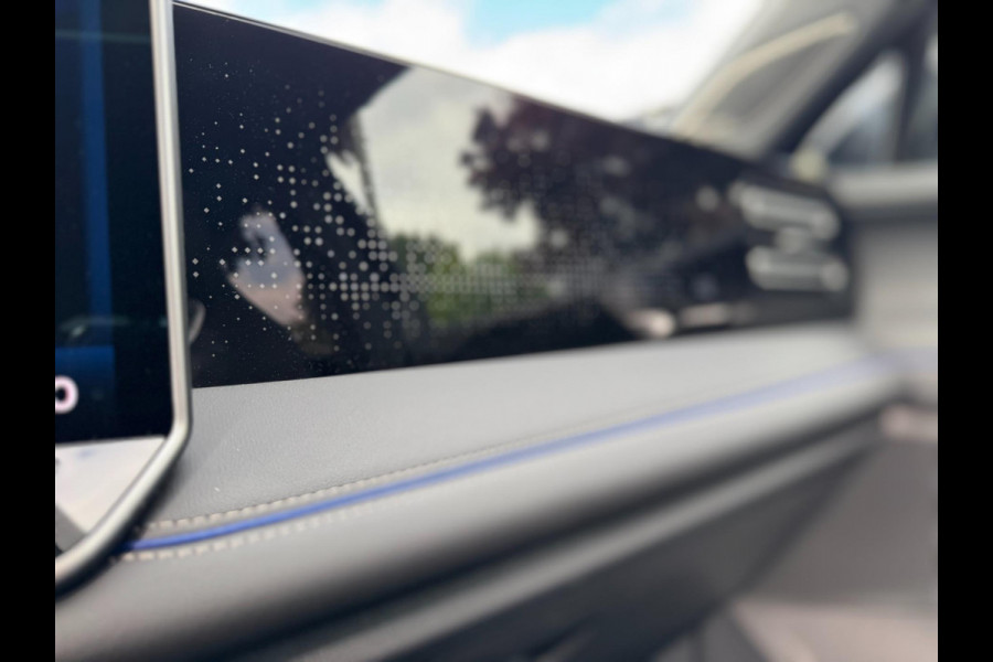 Volkswagen Tiguan 1.5 eTSI R-Line HeadUp Black pakket Pano H&K Trekhaak