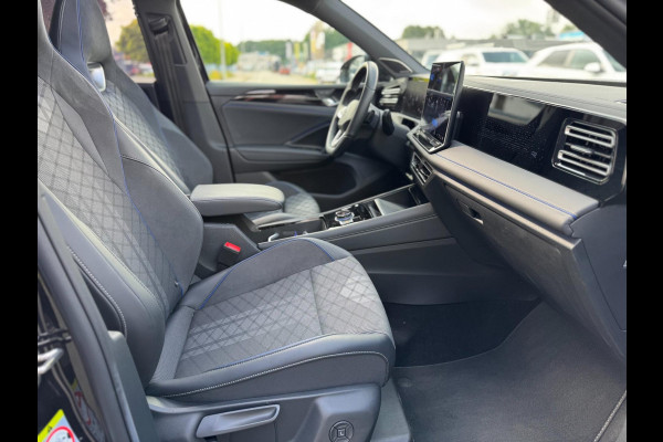 Volkswagen Tiguan 1.5 eTSI R-Line HeadUp Black pakket Pano H&K Trekhaak