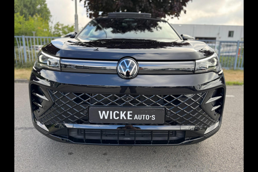 Volkswagen Tiguan 1.5 eTSI R-Line HeadUp Black pakket Pano H&K Trekhaak