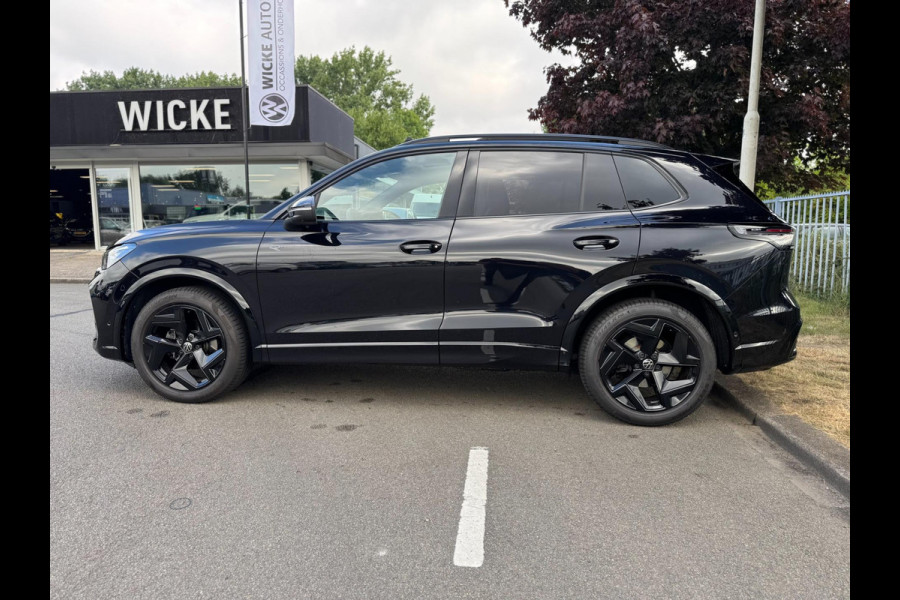 Volkswagen Tiguan 1.5 eTSI R-Line HeadUp Black pakket Pano H&K Trekhaak