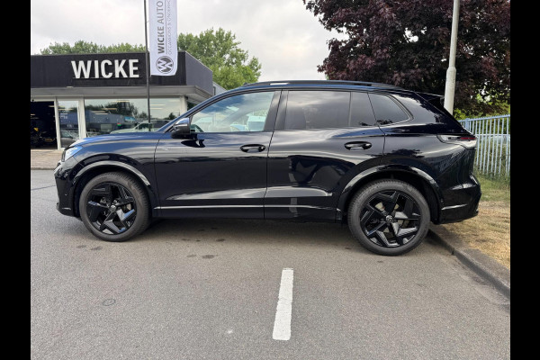 Volkswagen Tiguan 1.5 eTSI R-Line HeadUp Black pakket Pano H&K Trekhaak