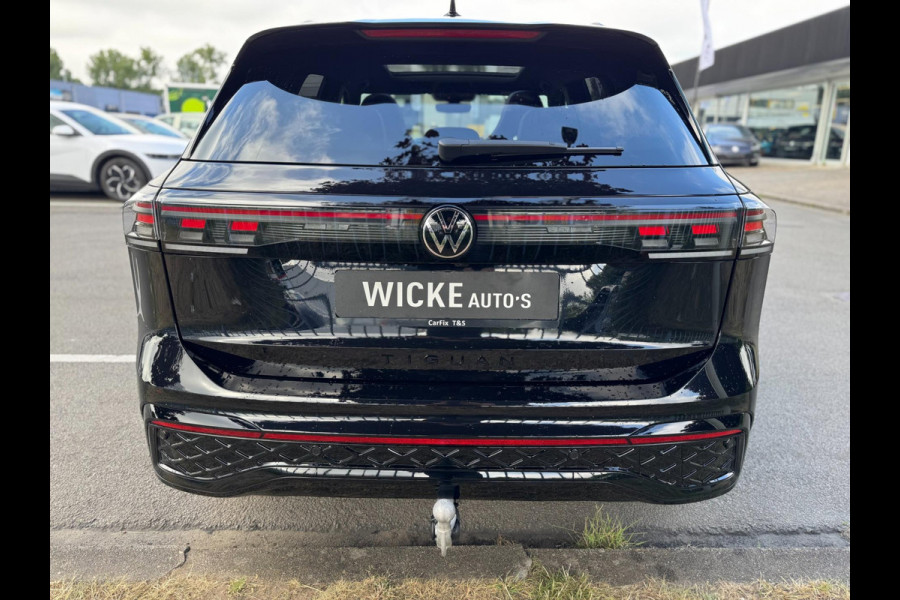 Volkswagen Tiguan 1.5 eTSI R-Line HeadUp Black pakket Pano H&K Trekhaak