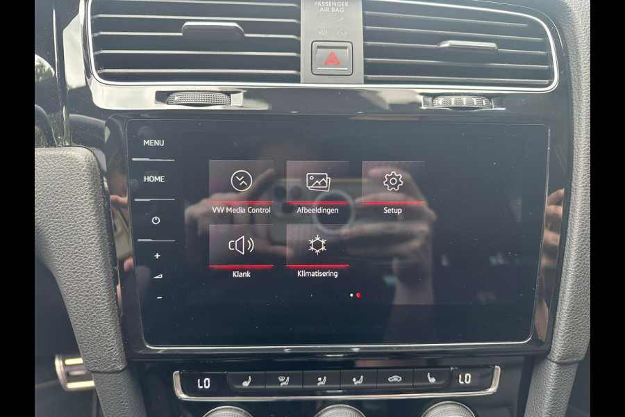 Volkswagen Golf 7.5 2.0 TSI 4Motion R PANO / DCC / DYN AUDIO / VIRTUAL / CARBON / VOL !!!